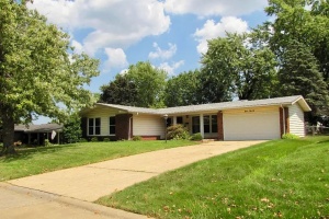 4 Bedrooms Bedrooms, ,2 BathroomsBathrooms,Home,For Sale,1144