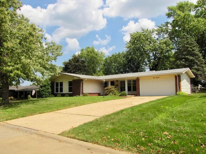4 Bedrooms Bedrooms, ,2 BathroomsBathrooms,Home,For Sale,1144
