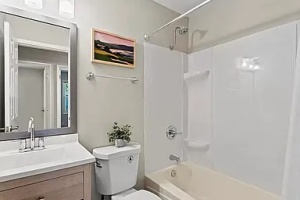 4 Bedrooms Bedrooms, ,2 BathroomsBathrooms,Home,For Sale,1144