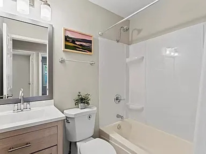 4 Bedrooms Bedrooms, ,2 BathroomsBathrooms,Home,For Sale,1144