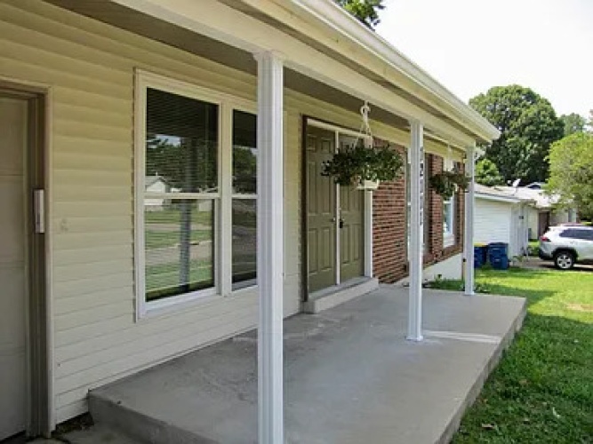 3 Bedrooms Bedrooms, ,2 BathroomsBathrooms,Home,For Sale,1145