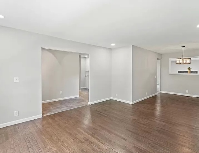 3 Bedrooms Bedrooms, ,2 BathroomsBathrooms,Home,For Sale,1150