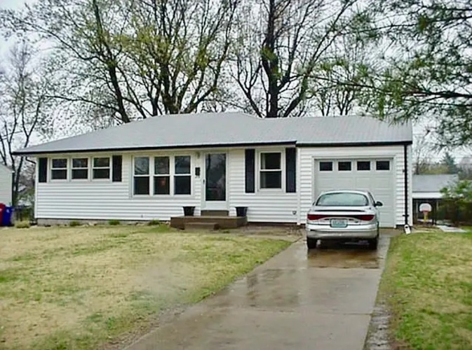 2 Bedrooms Bedrooms, ,1 BathroomBathrooms,Home,For Sale,1151