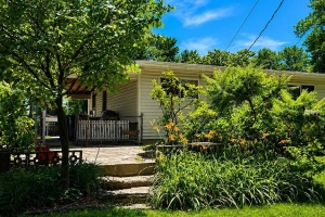 3 Bedrooms Bedrooms, ,1 BathroomBathrooms,Home,For Sale,1155 3 Bedrooms Bedrooms, ,1 BathroomBathrooms,Home,For Sale,1155