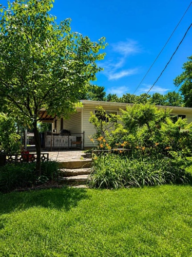 3 Bedrooms Bedrooms, ,1 BathroomBathrooms,Home,For Sale,1155